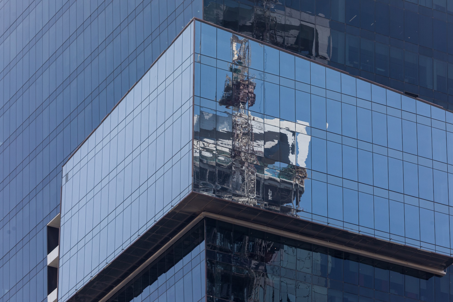 Maximizing Natural Light with Strategic Commercial Window Placement